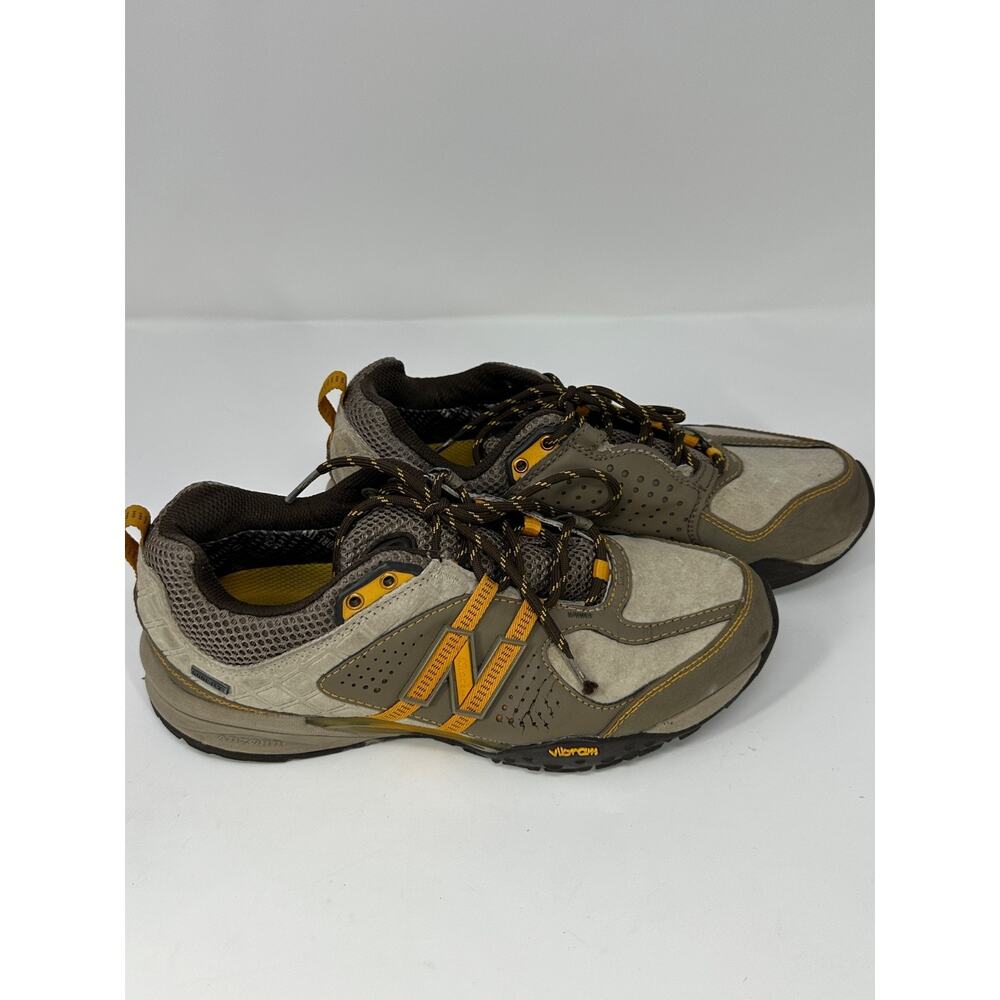 Women’s NEW BALANCE MO1520GT Hiking Athletic Shoes Vibram Gore-Tex Size 9.5